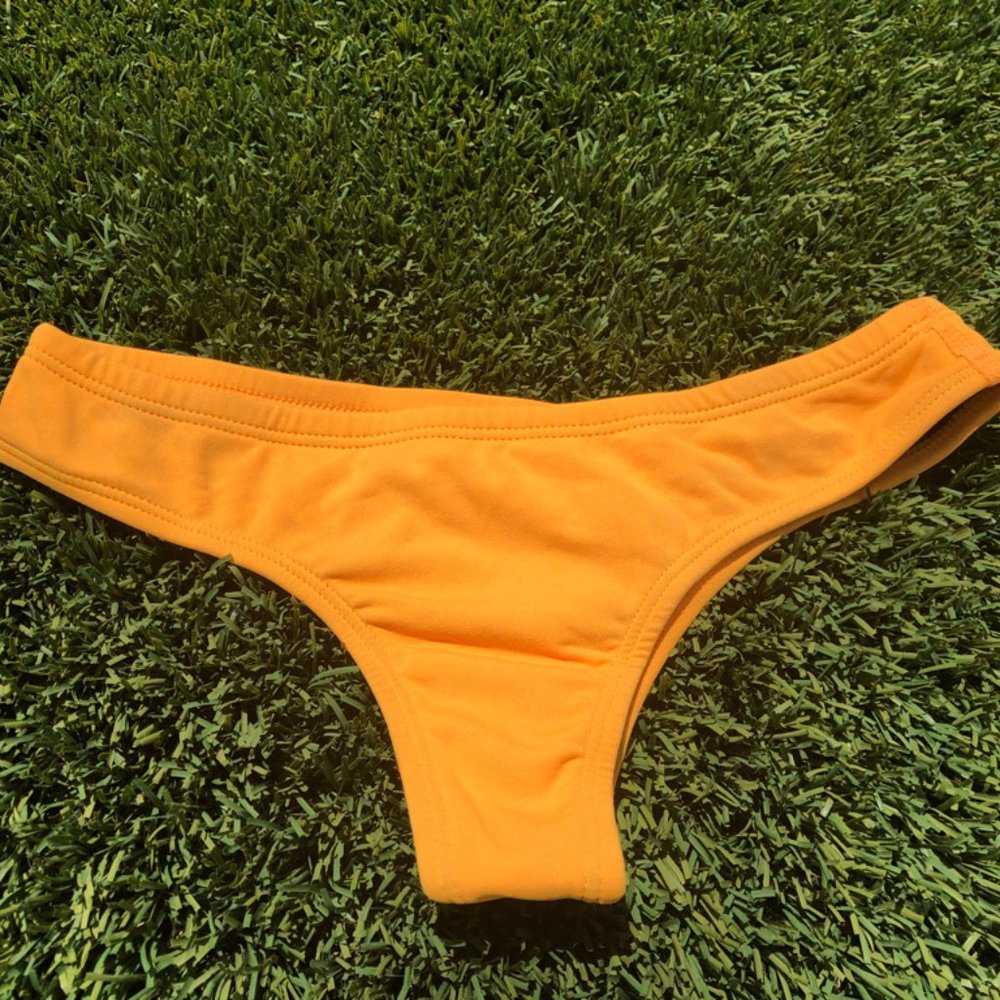 Jolyn "Duke" mango bottom